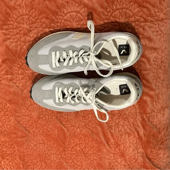 Veja Gray and Cream Women's Sneakers - Picture 2 of 4